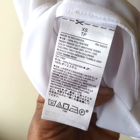 Banana Republic Sleeveless Blouse - Picture 5 of 6